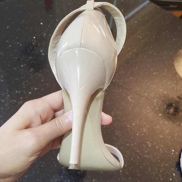 2 for 20$👈Steve Madden Nude Strappy Heels - Picture 3 of 8